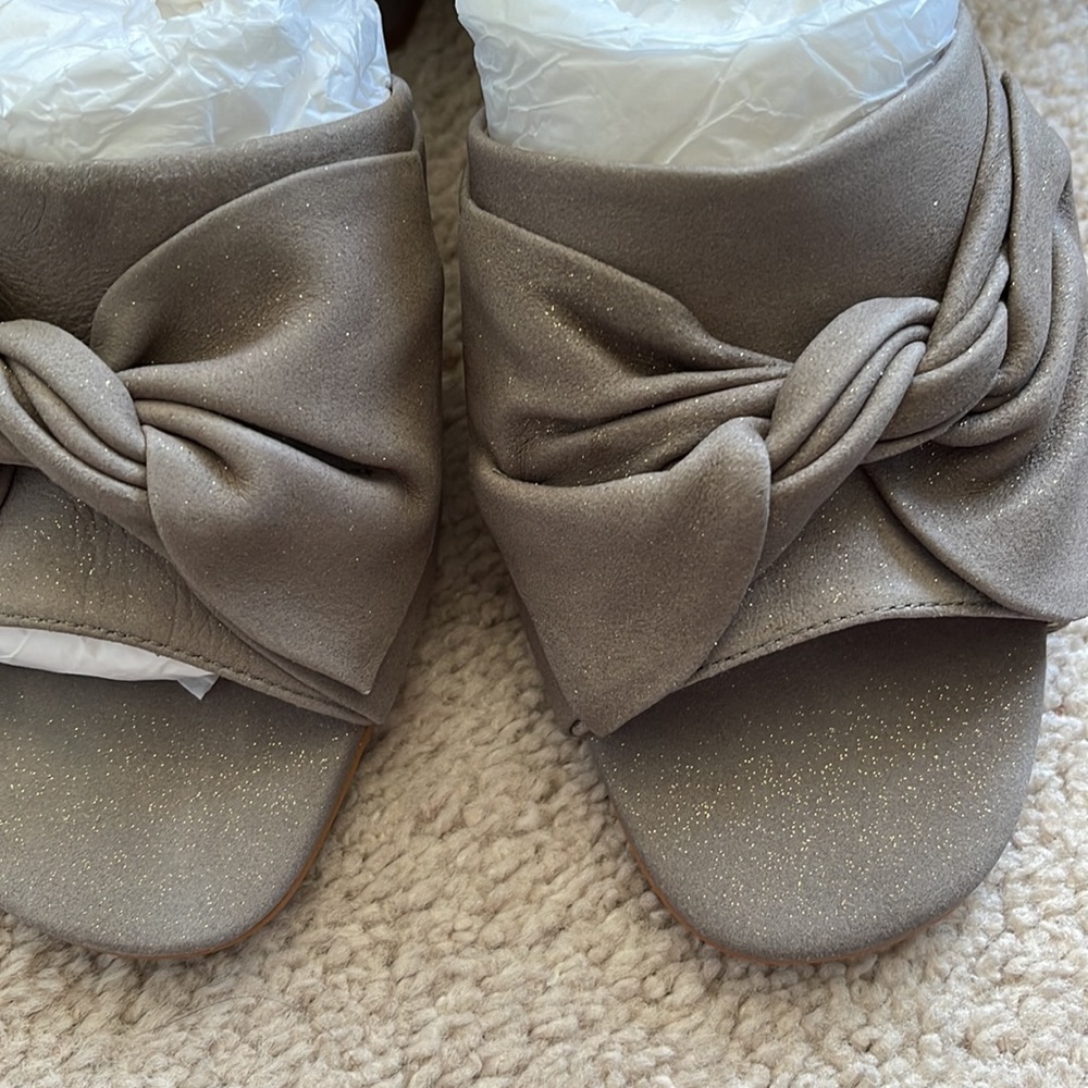 New Women Vince Camuto Sandals Shoes Heels Block Starlight Silvery Gray 7.5